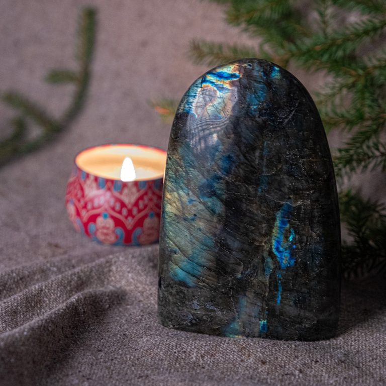 Instagram post from ayaani_aroomiteraapia. This post is in position 1.